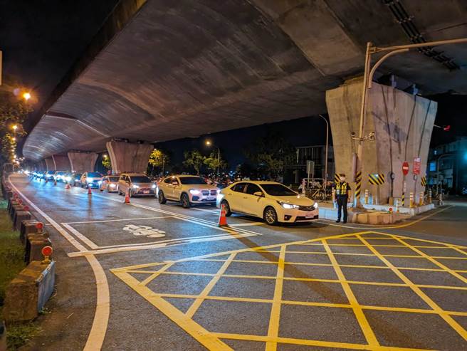 今國道5號恐塞至晚上8時。（宜蘭縣警察局提供／吳佩蓉宜蘭傳真）