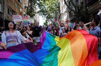 伊斯坦堡彩虹遊行 警拘留50人