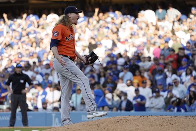 太空人投手史丹耐克不满被判投手犯规。（美联社）