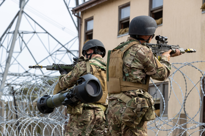 这项名为Operation Interflex的计画主要训练毫无军事经验、或经验有限的乌克兰志愿者，原来目标为训练1万人，但在计画延长后，今年预计有近2万人结业。(图/中央社)