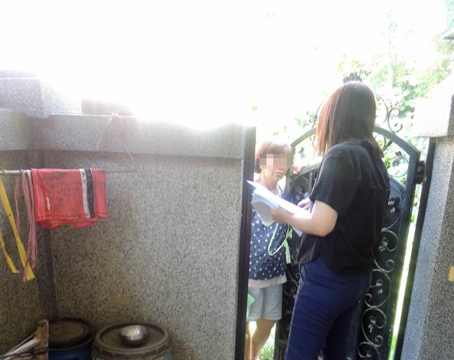 林男母亲表示，儿子生活所需仍由其负担，之前也替他还过很多债务，言谈中透露出些许无奈。（执行署嘉义分署提供∕吕妍庭嘉义传真）