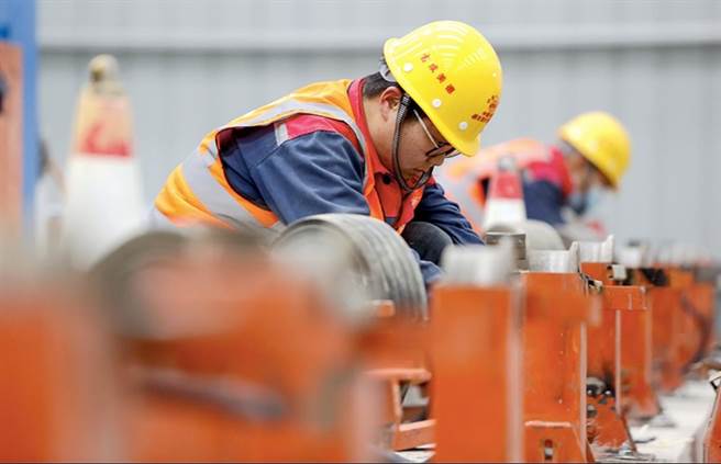 拚经济！寧吉喆：要帮助微观企业解决实际困难，推出宏观政策宜早不宜迟。（人民网）