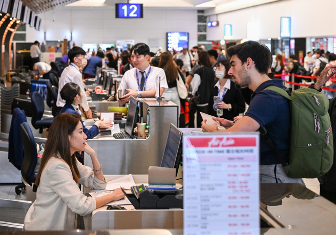 一名女子到欧洲旅行，发现当地人比她想像中还要友善。（图／示意图，记者陈麒全摄影）