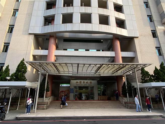 桃园市劳动局指出，12日接获通知，整技科技公司于6月6日宣布歇业，资遣全体员工共42名，随即派员前往公司进行访查。(蔡依珍摄)