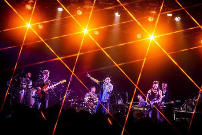 香港乐团RubberBand日前在台北Legacy举办演唱会。（KKLIVE提供）