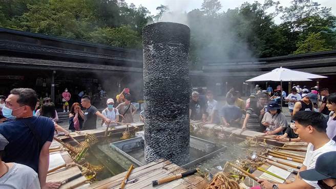 清水地热游憩区接驳车分淡旺季，国光客运绿17周六、日照常行驶。（宜兰县政府工旅处提供／吴佩蓉宜兰传真）