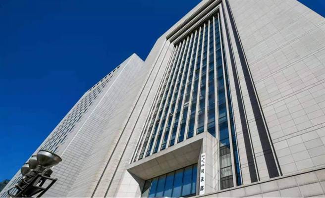 大陆司法部批准5家外国律师事务所，在华设立代表处。（封面新闻）