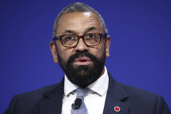 英国外交大臣柯维立（James Cleverly）。(图/美联社)