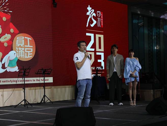 有麻辣鍋南霸天之稱的「老四川」創辦人梁朝辰，昨（26）日晚間突然辭世，享年56歲。（摘自老四川粉專／柯宗緯高雄傳真）