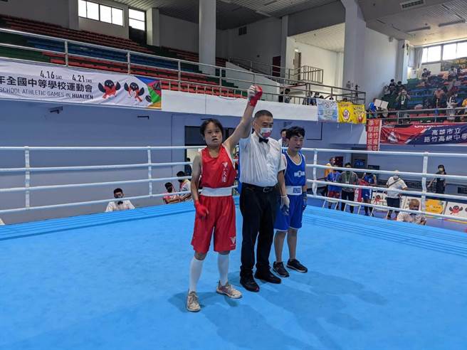 李甜心4月荣获全国中等学校运动会女子拳击第四量级铜牌。（台中市第二服务站提供／陈淑娥台中传真）