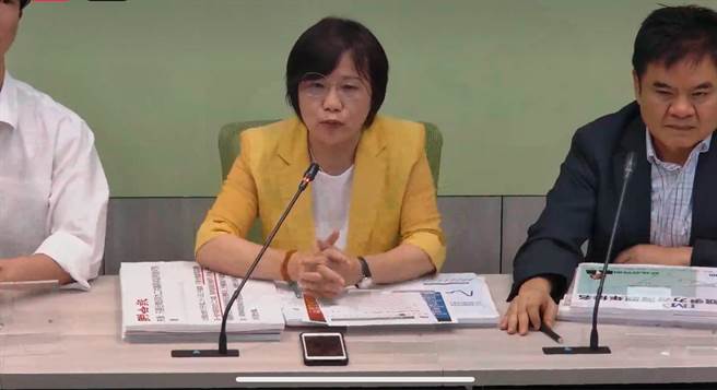 民进党立委刘世芳表示，美国现在有《台湾关系法》和美国国会通过《台湾旅行法》，美国官方是依照美国国会授权的方式，来邀情任何适当的人来访问美国，我们乐观其成。（摘自民进党立院党团直播）