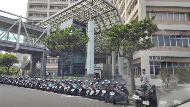 新竹县竹北市24日发生瓦斯气爆，受伤的少年送林口长庚，院方说目前生命徵象相对稳定。（本报资料照片）