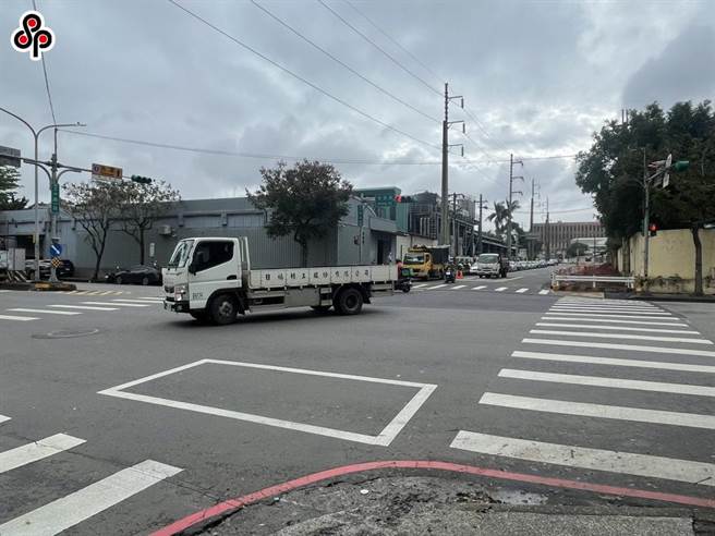 20221214桃园市中坜工业区吉林北路、文中路二段，相关单位会勘将以行穿线退缩、中央分隔岛延伸至路口等措施改善危险路口。（本报资料照片）