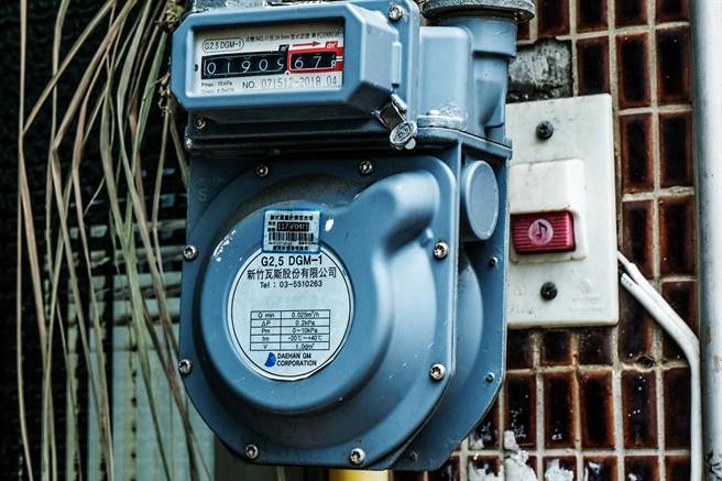 新竹瓦斯公司早年安裝的瓦斯表，沒有新表斷氣的功能。（羅浚濱攝）