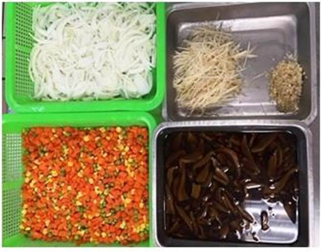 嫩姜炊饭材料。(北荣桃园分院提供／蔡依珍桃园传真)