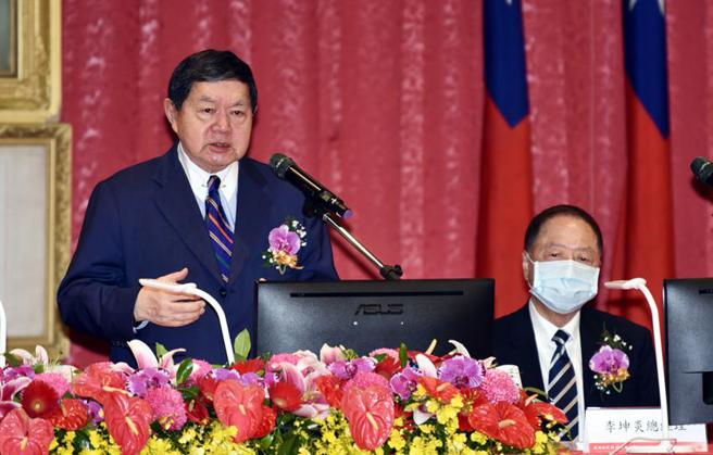 （亚泥27日召开股东会，由董事长徐旭东主持。图／顏谦隆）