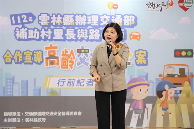 張麗善說，參加公祭經常聽到家屬說才騎出去就撞上，可見安全帽的重要性。（周麗蘭攝）