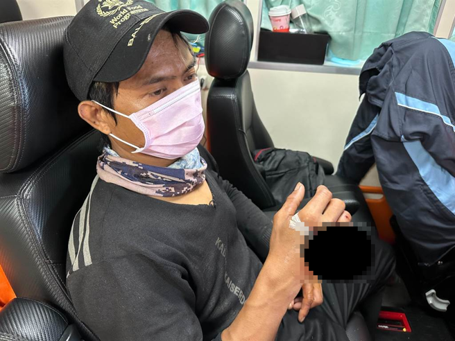 斷指漁工的傷勢。（澎湖海巡隊提供／許逸民澎湖傳真）