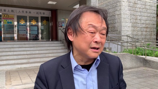 王世堅挨告，批「4月加好友，5月就被告」，向何志偉喊話「針對我來」。（圖／李文正攝）