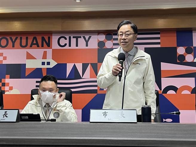 桃园市长张善政选前喊出设立全台第一的「妇幼局」，研考会近期调查发现，87.5％的受访市民支持增设妇幼局。(蔡依珍摄)