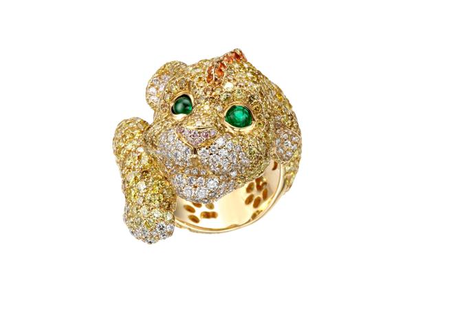 萧邦动物世界系列小狮子黄钻祖母绿戒指，460万元。（Chopard提供／陶福媛台北传真）