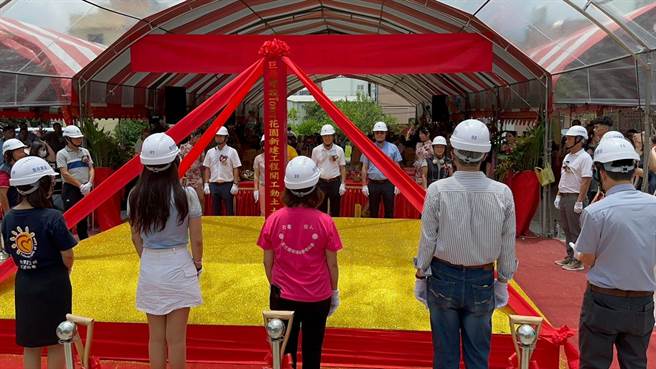 巨鼎建设在乌日学田路推新案TOWER花园，27日举行开工典礼。(业者提供)