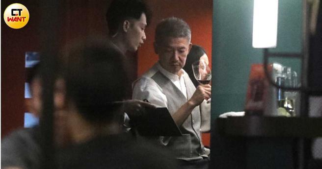 柯震东的庆生趴上，柯爸提早离开。（图／本刊摄影组）