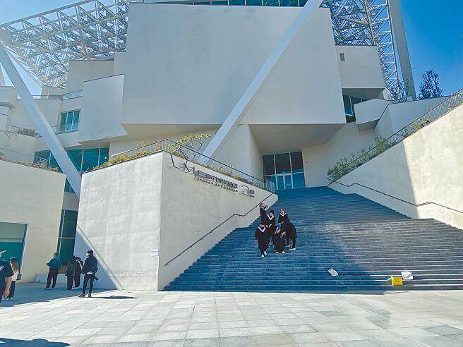 南美馆每年都吸引无数国内外游客慕名造访，馆方呼吁民眾共同维护公共空间。图中人物与新闻无关。（本报资料照片）