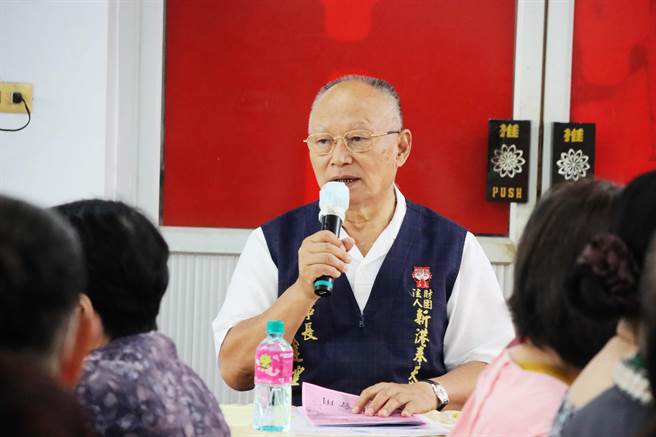 奉天宮董事長何達煌說，白沙屯拱天宮與新港奉天宮兩宮長久以來都互有交流。（呂妍庭攝）