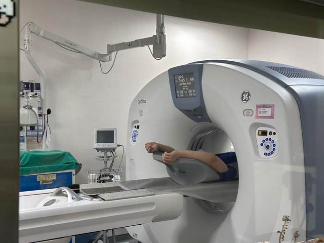 桃园自3月起针对高风险族群提供低剂量电脑断层扫描肺癌筛检，截至27日已有逾8400人完成筛检。（桃园市卫生局提供／陈梦茹桃园传真）