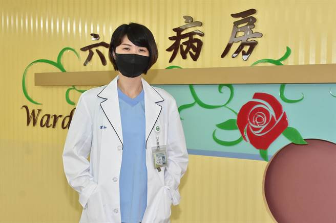 彰基器官移植協調師葉倩如表示，接獲心臟捐贈通知並配對符合時，隨即啟動心臟移植團隊。（彰基提供／孫英哲彰化傳真）