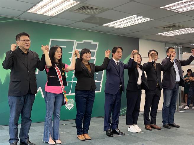 民进党今中执会通过四区立委提名。曾薏苹摄