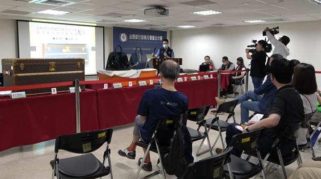 執行署拍賣im.B案主嫌愛馬仕名牌包（台北分署提供）