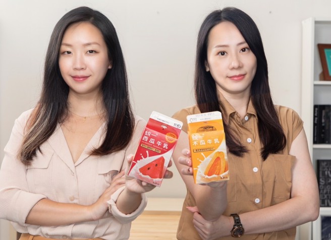 统一推出的西瓜牛乳、木瓜牛乳，其2种口味各有爱好者，在网路论坛上引发热烈讨论。（图/中时新闻 摄）