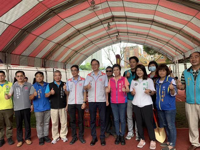 桃园市长张善政今出席中坜光明公园儿童游戏场、附属设施与景观改善工程开工典礼。（蔡明亘摄）