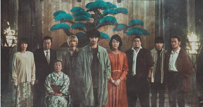 《夜雾村庄》以乡村的封闭小镇作为主舞台，以小镇投射出整体现代社会的缩影。（图／翻摄自《夜雾村庄》twitter）