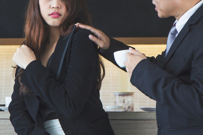 匿名网友指控W姓男星的渣男行径，还把演艺圈与艺文圈当成自己后宫。（示意图／Shutterstock）