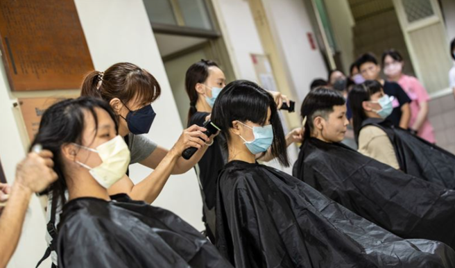 三军官校新生入伍最怕谁？最狠角色非「她」莫属。(青年日报提供)