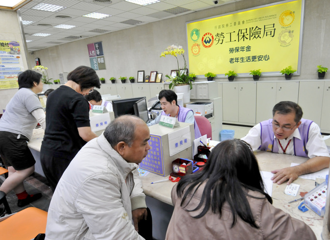 勞保年金給付金額調高。（圖／報系資料照）