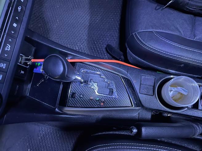 警方在车内发现K他命，将彭男逮捕送办。（翻摄照片／林郁平台北传真）★《中时新闻网》关心您：保护自己、远离毒品！