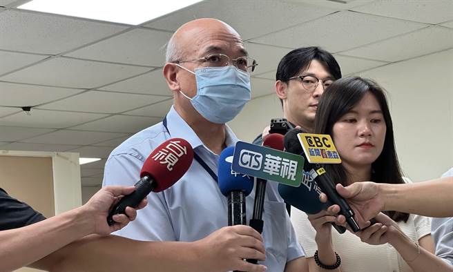 北农管理部经理涂昆祺表示，批发市场的冷链系统会依照蔬果冷藏车抵达时间进行开机时间的调整，只要在冷藏车抵达前30分钟启动即可。（丁上程摄）