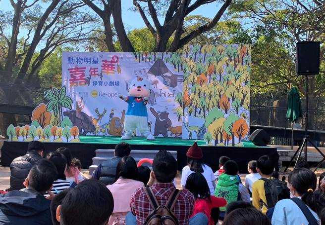 迎接暑假旅遊旺季，高雄壽山動物園釋出利多，今年暑假除安排精彩活動與體驗外，更加碼全國12歲以下兒童免費入園。（柯宗緯翻攝）