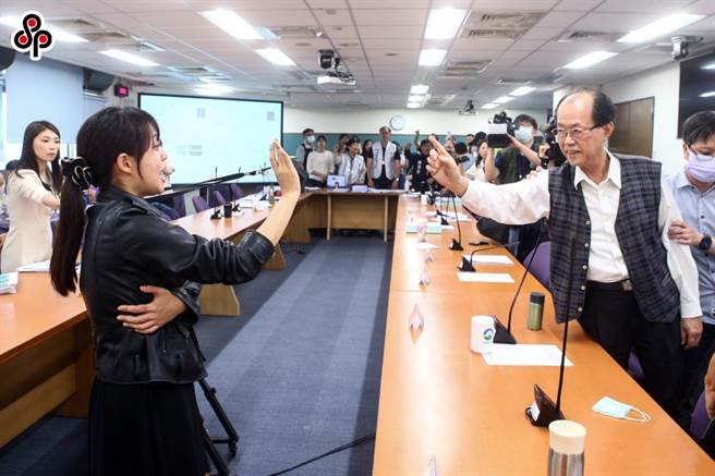 护外木山行动小组指出，协和新1号机预计2027年12月始上线，应该以北东地区丰富的地热资源建立多处的地热电厂及虚拟（储能）电厂，加上提高节能措施，弥补「所谓北东电网」的电力供应缺口。（报系资料照）