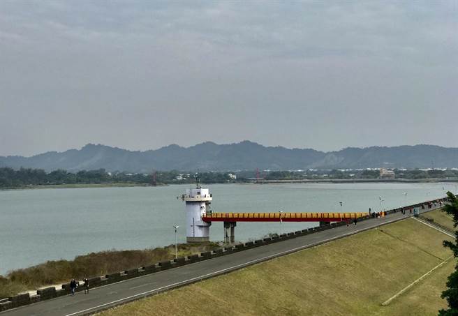 高雄市燕巢区阿公店水库于今（29）上午11时13分疑似有人落水。（本报资料照片）