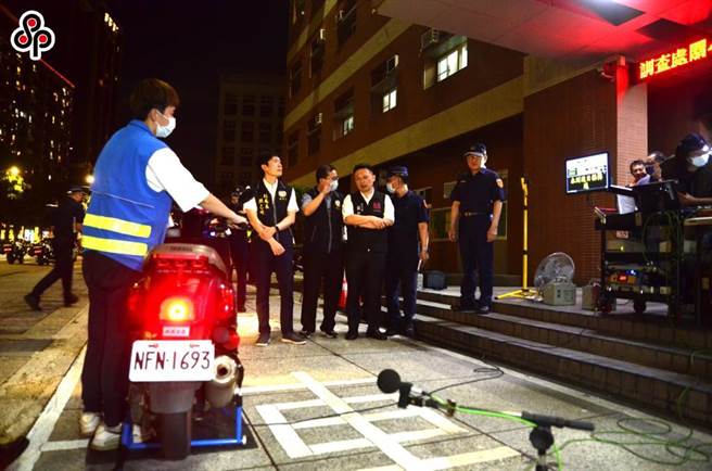 為擴大維護夜間寧適環境，環保署於今日修正發布違反噪音管制法案件裁罰基準，針對於夜間時段或特定區域（包含學校、圖書館、醫療機構），汽機車噪音有違反公告妨害他人生活安寧行為時，首次違反至少6000元。（報系資料照）