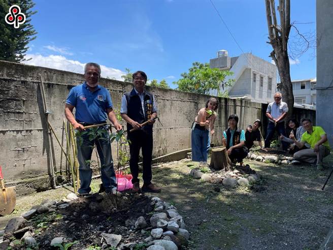 环保署依据气候变迁因应法第25条规定，预告「温室气体自愿减量专案管理办法」草案，温室气体减量需要多管齐下，以鼓励事业及各级政府执行自愿减量专案。（报系资料照）