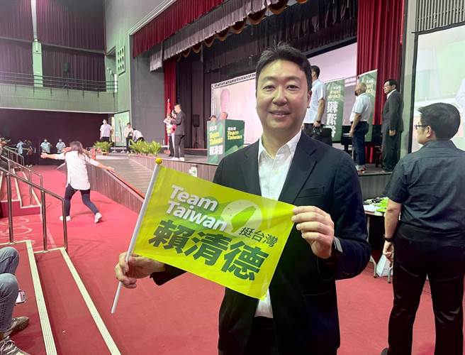 喊重启服贸，赖清德竞办：柯文哲先面对10年前的柯文哲。（翻摄自陈世凯脸书）