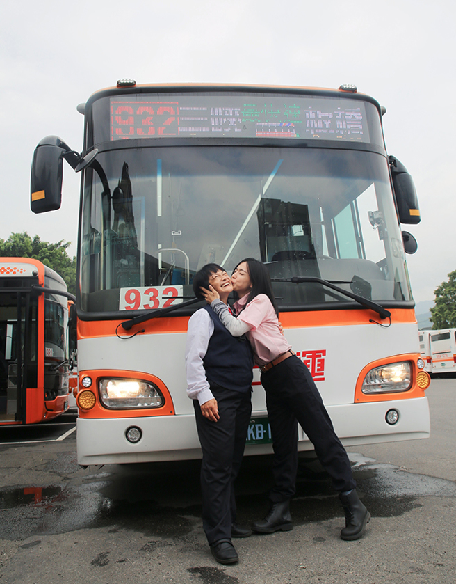 媽媽是吳佩蓉最大的精神支柱，也是幫忙照顧孩子，讓她能專心工作的神隊友。(圖/ 嬰兒與母親提供）