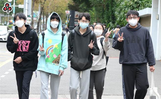 政府推出1＋3拉近就学负担差距改革措施，其中补助私立大专学生学杂费由原来每年减免新台币2.5万元学费，并加码至3.5万元，更进一步落实中高等教育平权。(示意图／本报资料照)