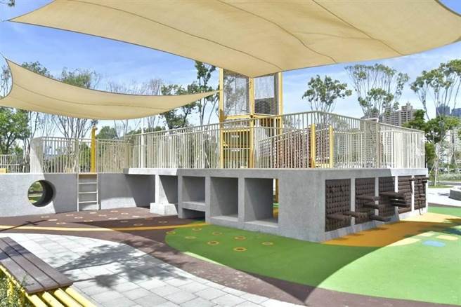 高市府於去年7月在70期重畫區闢建「籬仔內公園」，成為高市首座結合工業風的共融公園。（本報資料照片）
